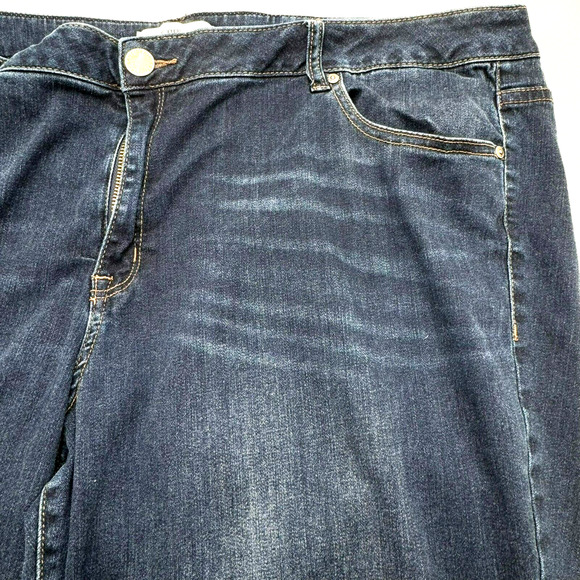 LANE BRYANT Womens 26S Short Medium Wash Mid Rise Super Stretch Bootcut Jeans - Picture 1 of 9